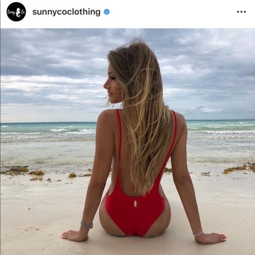 NWOT Sunny Co Company Coral 1 Piece Swimsuit Small
